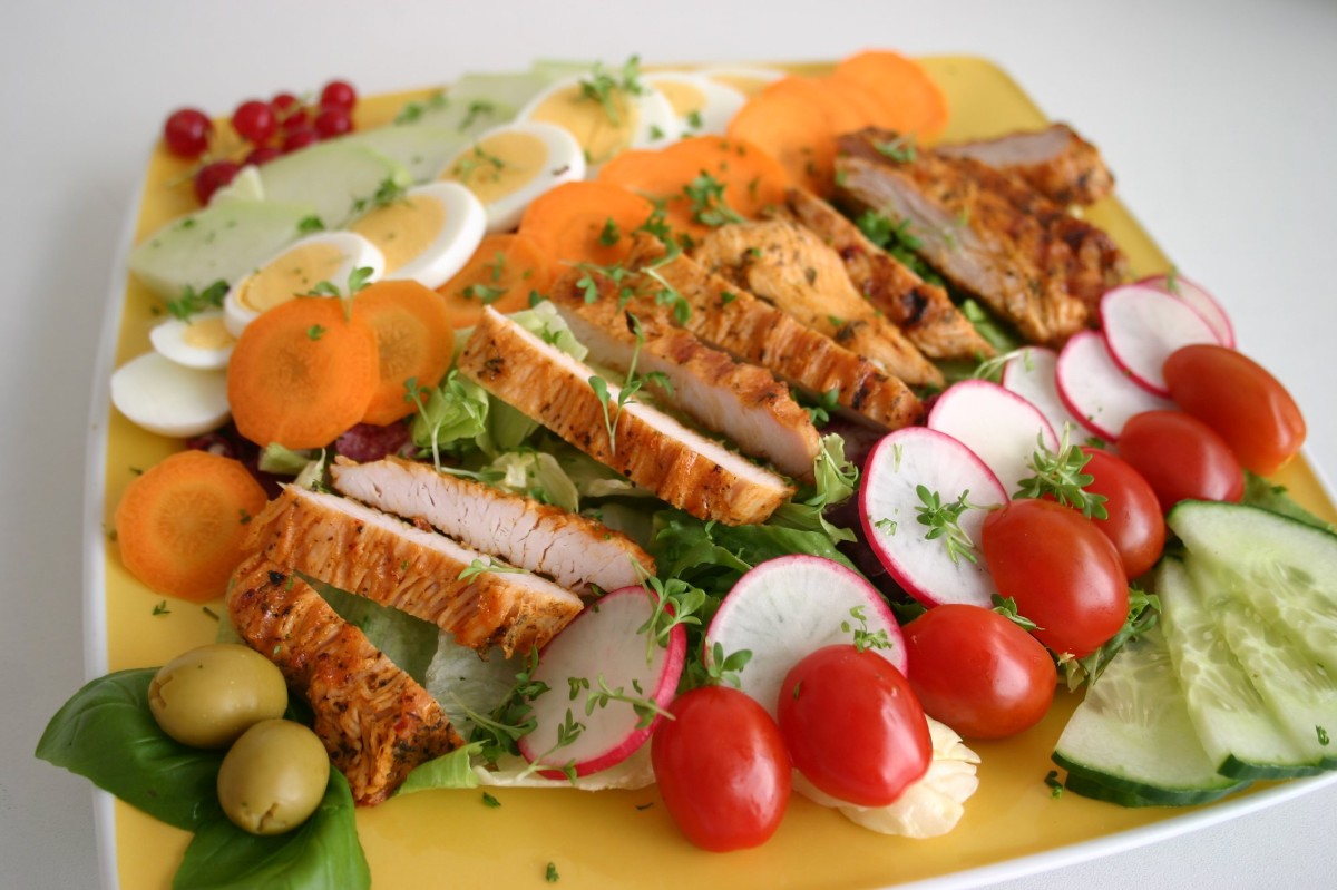 Eine köstliche Kombination aus Zaziki-Zutaten für ein besonderes Mittagessen