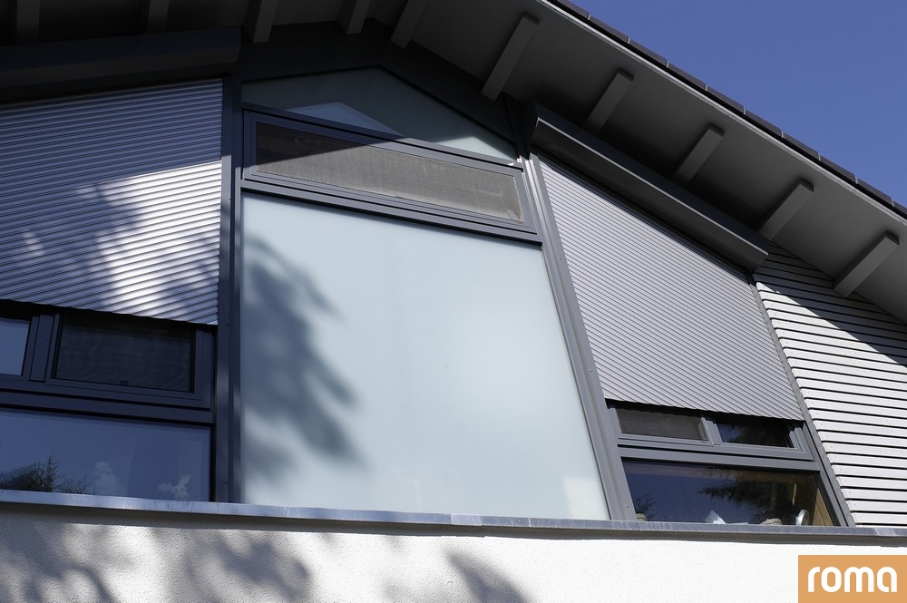 Wir bieten Ihnen eine umfassende Beratung zu Rollos und auch Wintergartenrolladen in Leipzig. Wir bieten Ihnen eine umfassende Beratung zu Rollos und auch Wintergartenrolladen in Leipzig.