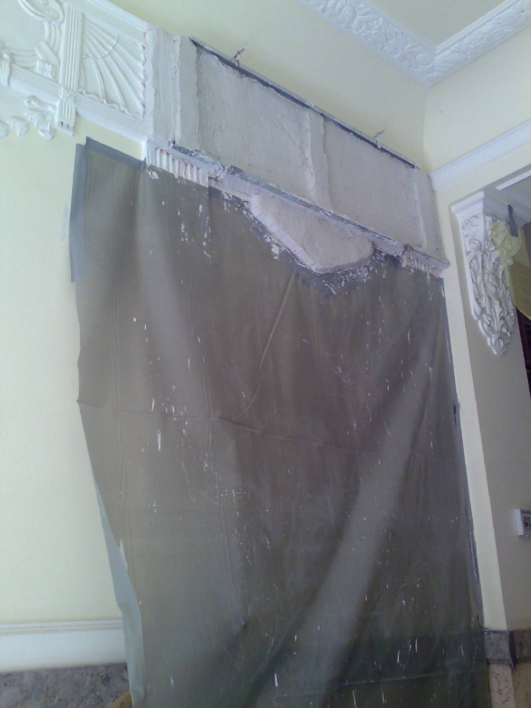 Abformen vom Stuck aus dem Jugendstil im Treppenhaus