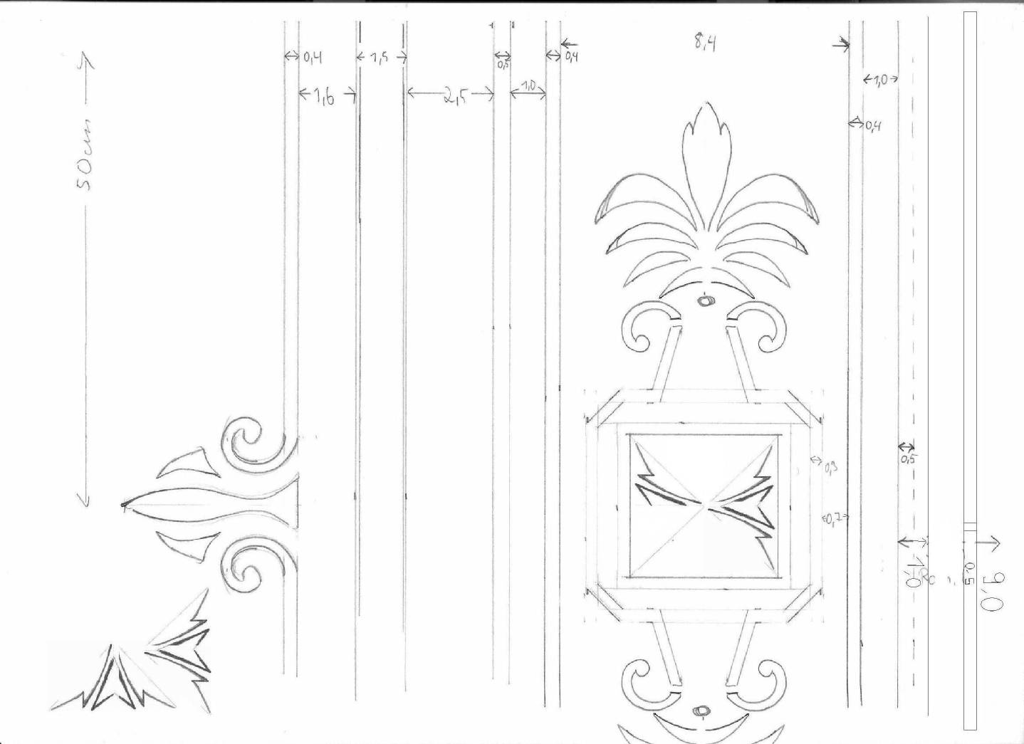 Die Deckenmalerei wurde vom Restaurator für historische Malerei anhand des Originals neu rekonstruiert. Der Malerbetrieb Restaurierung und Gestaltung exklusive Malerarbeiten hat sich auf Altbau – Treppenhäuser aus der Gründerzeit spezialisiert. Malermeister Schimpf konstruiert, gestaltet und restauriert die Altbauten incl. aller Vorarbeiten.