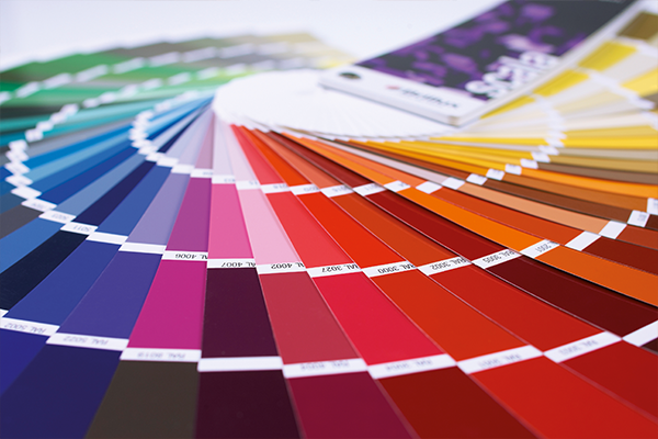 Wir bieten in Gröbenzell eine große Auswahl an Farben von verschiedenen Herstellern