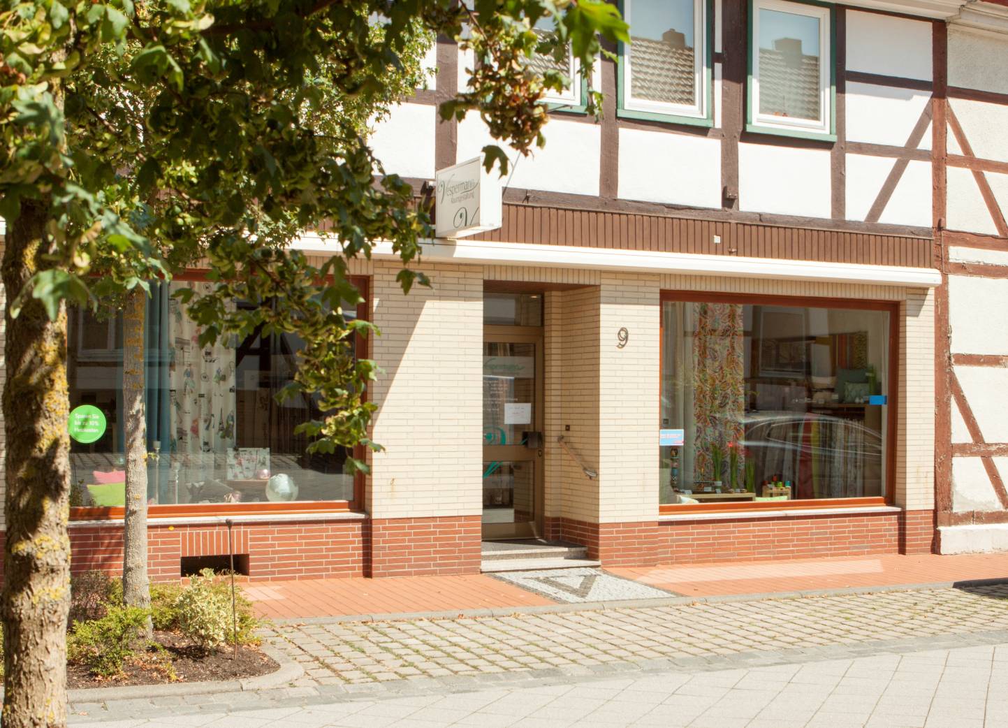 Unsere Polsterein in Moringen und Göttingen liest Ihnen jeden Wunsch von den Augen ab. Unsere Polsterein in Moringen und Göttingen liest Ihnen jeden Wunsch von den Augen ab.