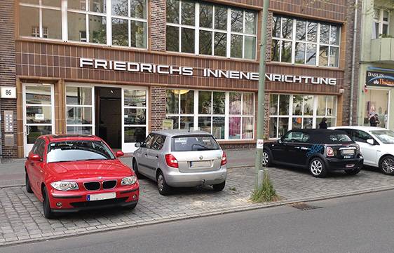 Bei ANKE FRIEDRICHS wird bei der Wahl der Stoffe oder Teppiche darauf geachtet, dass sie allergikergeeignet sind. Lassen Sie sich in Berlin beraten. Bei ANKE FRIEDRICHS wird bei der Wahl der Stoffe oder Teppiche darauf geachtet, dass sie allergikergeeignet sind. Lassen Sie sich in Berlin beraten.