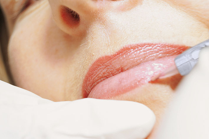 Für dauerhaft schönere Lippen: Permanent Make-up in unserem Kosmetikstudio "LaEla" in Kiefersfelden