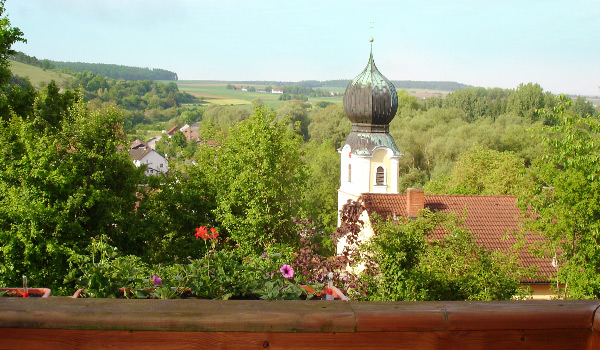 Unsere Pension liegt auf dem Weg zum Kloster Weltenburg in Kelheim-Weltenburg.