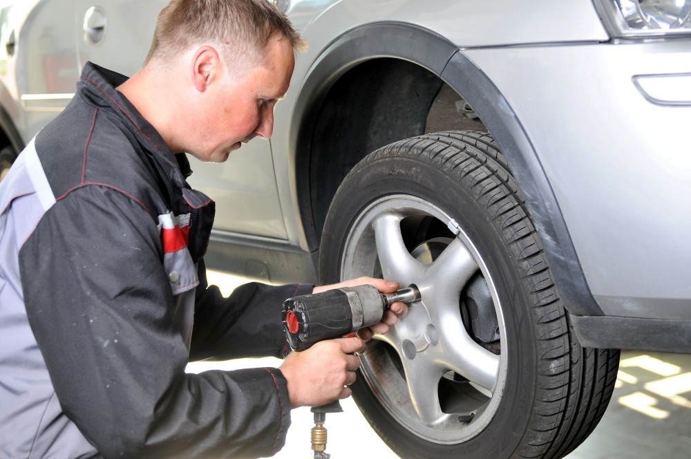 Wir bieten verschiedene Services, wenn es um Bremsen und Reifen geht. Wir sind in Krumpa für Sie da.