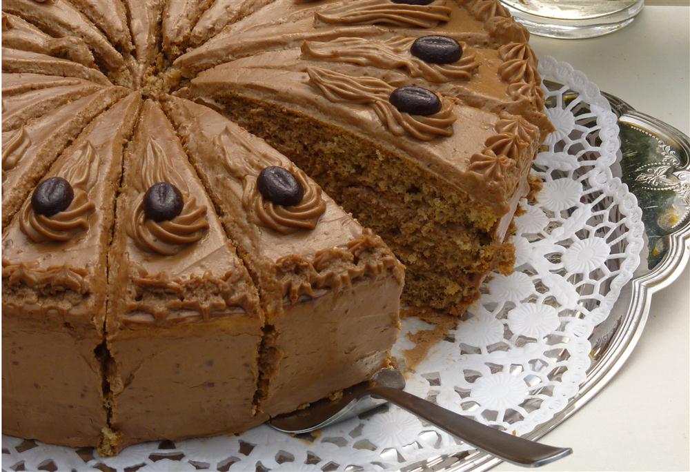 Genießen Sie das vielfältige Tortenangebot und unseren leckeren Kuchen in der Bäckerei und der Backstube Mäschle in Laupheim.