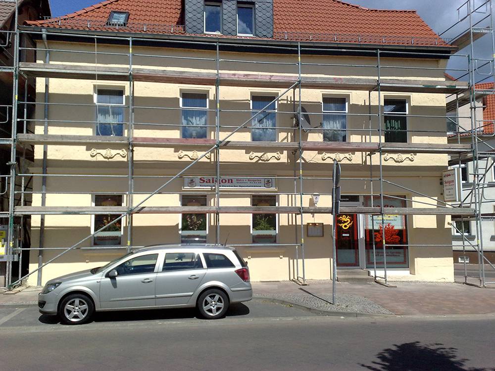Der Malerfachbetrieb und Bodenleger J. Weber in Merseburg berät Sie ausführlich zu unseren Leistungen wie Fassadenrenovierungen und Renovierungen an Ihrem Haus.