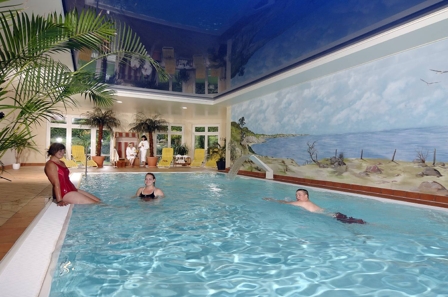 Genießen Sie Wellness mit Schwimmbad in unserem Hotel "Am See" in Plau am See!