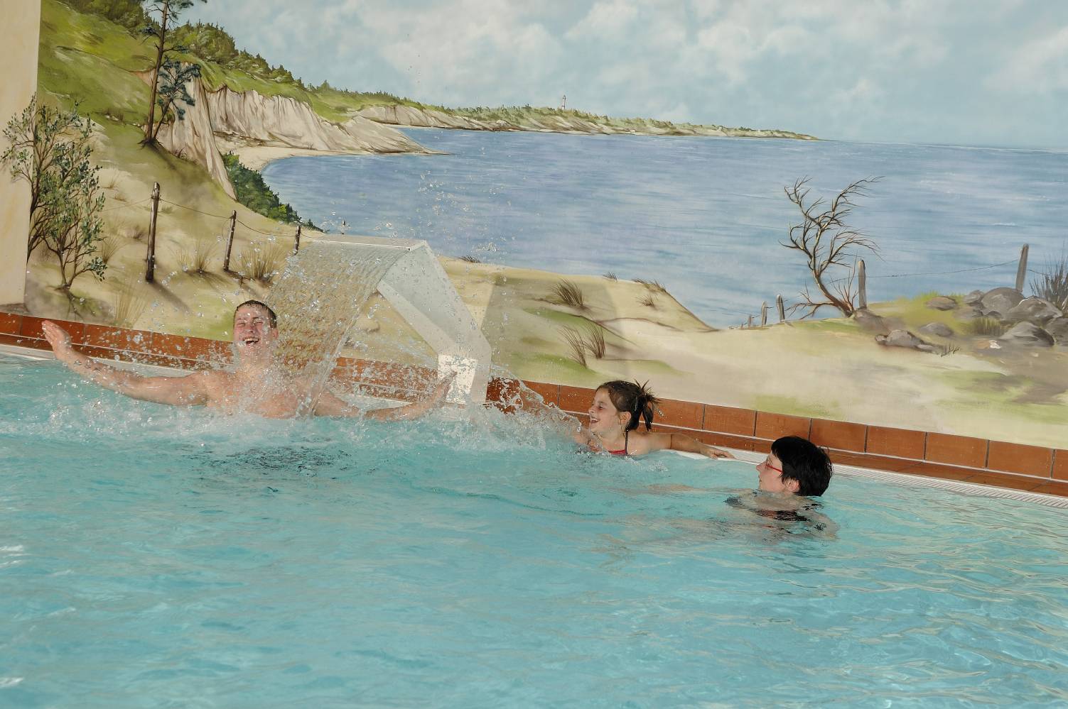 Sie möchten Wellness mit Schwimmbad? Dann kommen Sie gerne zu unserem Hotel "Am See" in Plau am See!