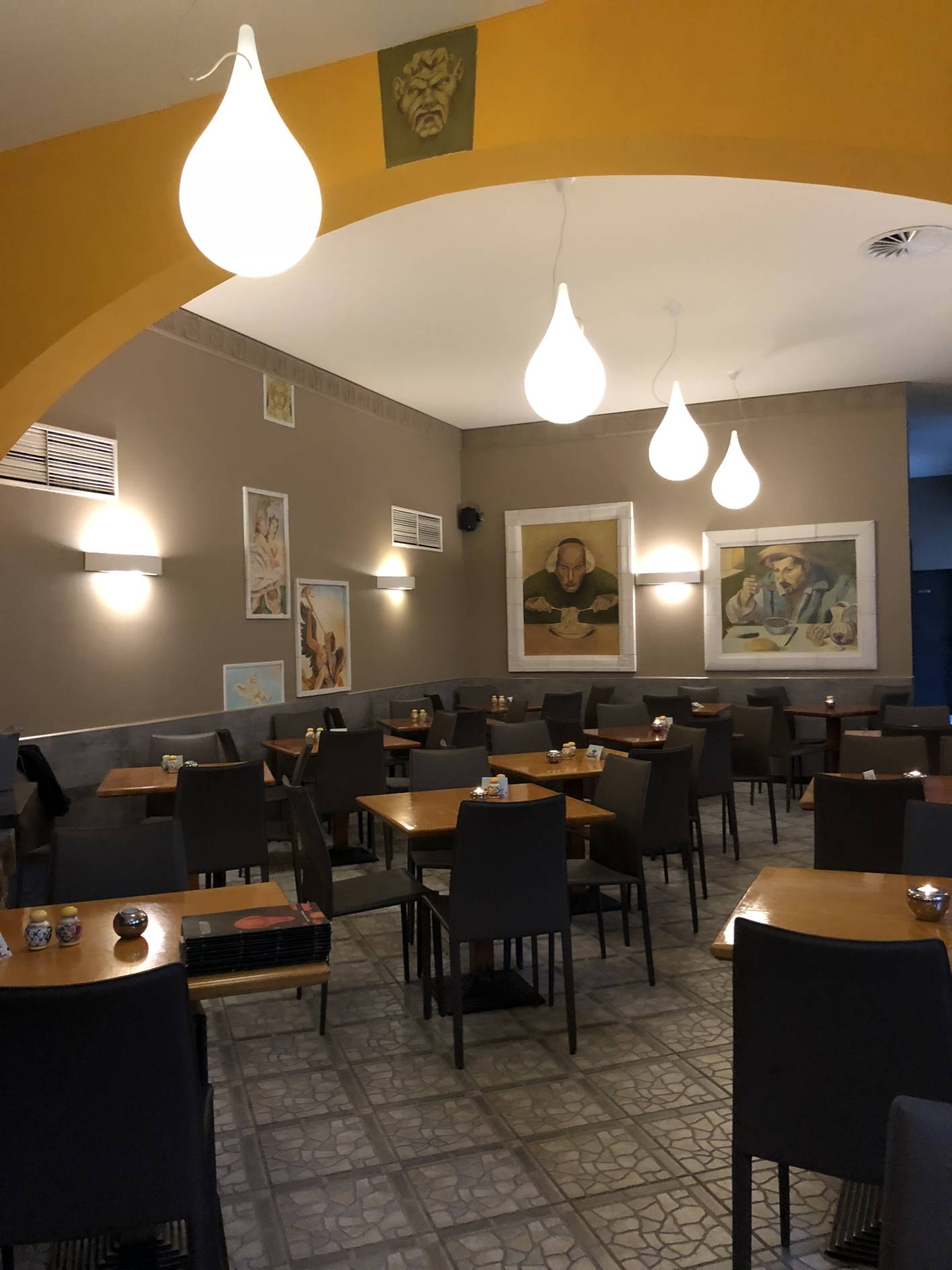 Wir sind ein modernes italienisches Restaurant, Pizzeria und Trattoria in Prenzlauer Berg. Kommen Sie vorbei!