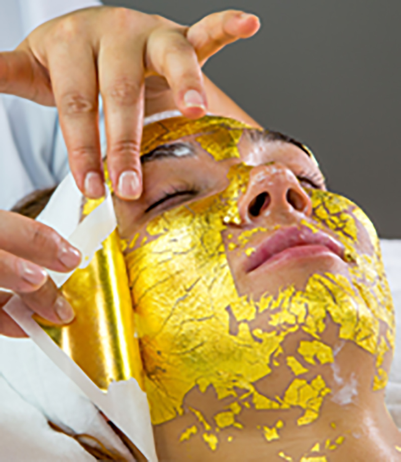 Kosmetikstudio Beauty Mosaic - Gold auf die Haut