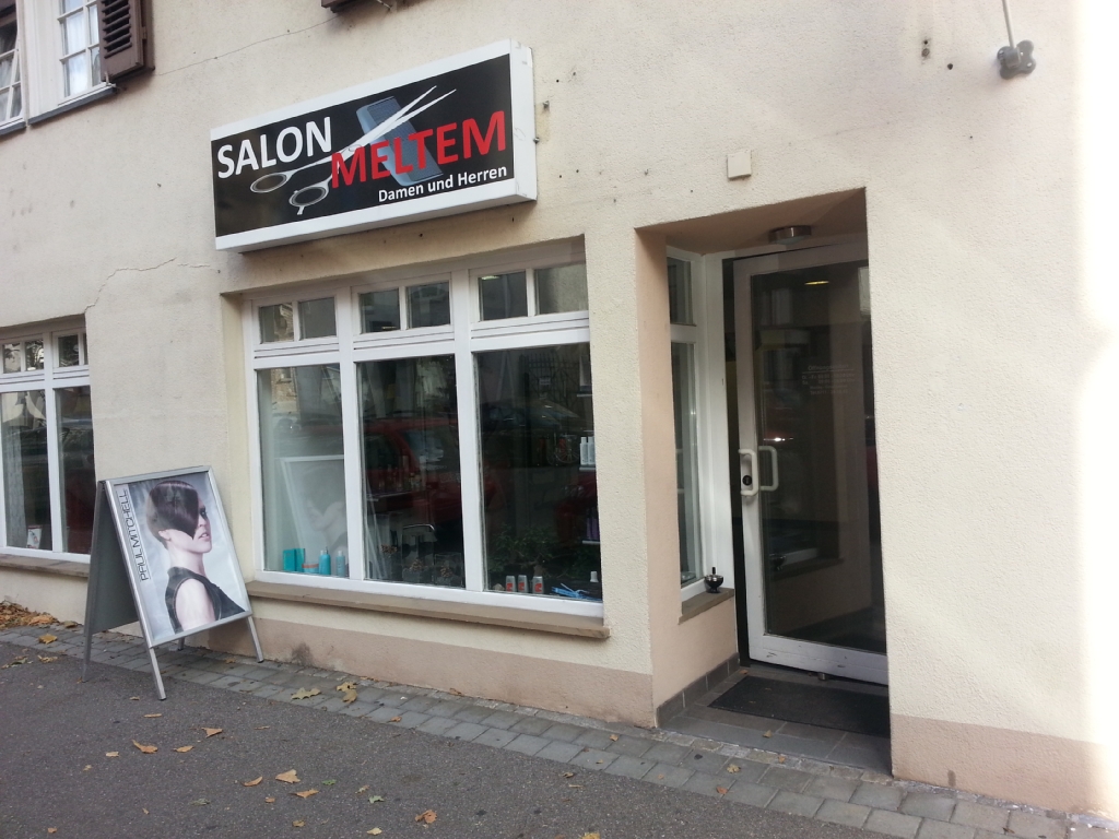 Wir sind Ihr Experte für Haarstyling, deshalb beraten die Friseure des Salons Meltem in Stuttgart unsere Kunden zu den Themen Haarverlängerung, dauerhafte Haarglättung und Brautfrisuren.