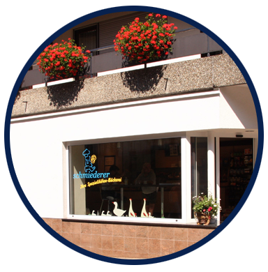 Besuchen Sie uns in unserem Ladenlokal in Bad Peterstal und machen Sie sich selbstständig ein Bild unserer Peterstaler Bobbele, von unserem Schlüsselbrot und individuellen Festtagstorten.