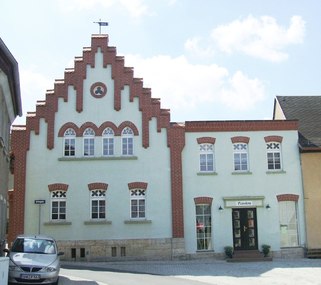 Herzlich Willkommen auf der Webseite des Hotel Garni in Dorndorf-Steudnitz.