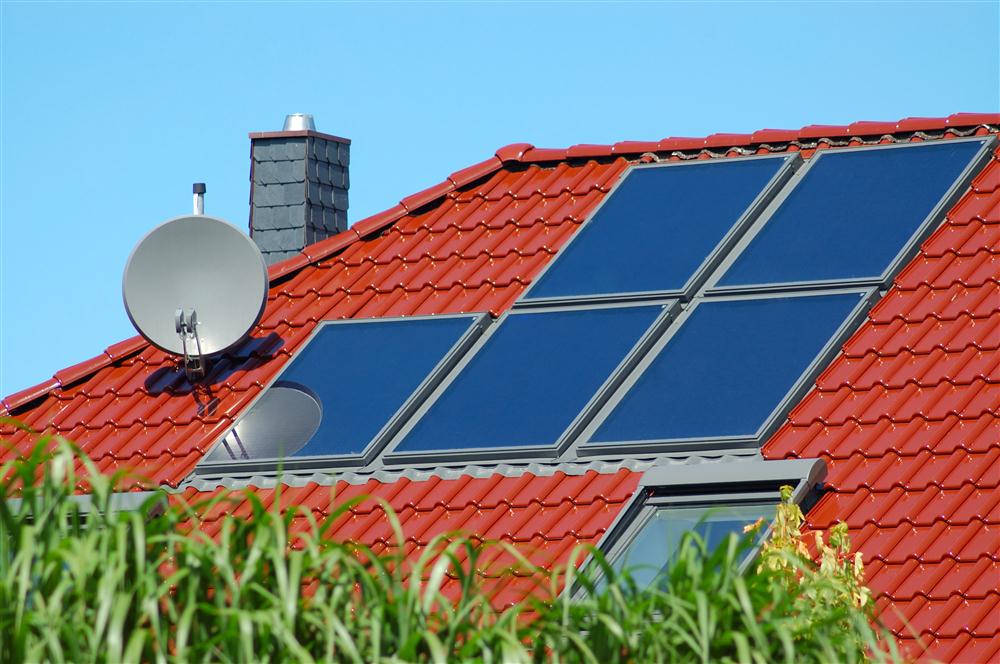 Ortmann Dachbau in Berlin kümmert sich um Ihre Dachfenster, führt Dachreparaturen durch und verwendet dabei nur hochwertige Materialien wie Resitrix