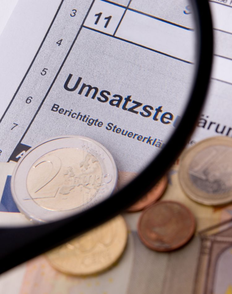 Steuerberatung von privaten Personen beinhaltet Themen wie die Erbschaftsteuer oder Einkommenssteuer - Massa GmbH Wirtschaftsprüfungsgesellschaft in Ulm