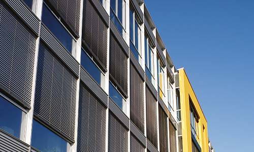 Bei Fragen zu unseren Leistungen wie Terrassendächer, Sonnensegel und Lamellendächer kontaktieren Sie Rollladenbau Schulze in Wanzleben-Börde.