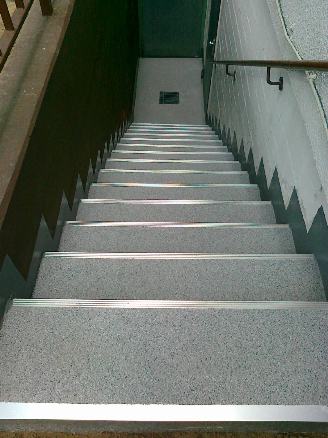 Treppenabgang zur Tiefgarage in Berlin Dahlem