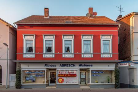 Fassadensanierung in Obernkirchen finden Sie als Service beim Maler Wortmann