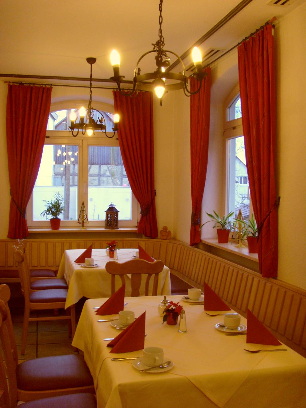 &Uuml;bernachten Sie in unserem Hotel in Herbertingen und probieren Sie gleich die regionalen Gerichte unserer Gastst&auml;tte.
