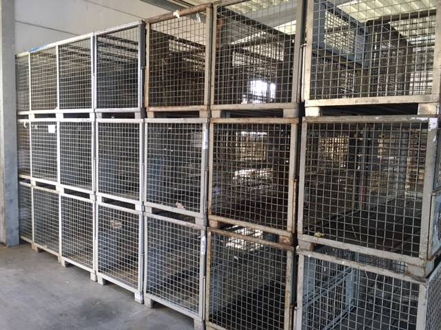 Gitterboxe sind stapelbar, dadurch sind sie besonders platzsparend. Wir bieten Gitterboxen in Kamen an.
