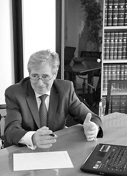 Steuerberater Manfred Janssen in Ulm bietet seinen Mandanten seit mehr als 35 Jahren erfolgreiche und vertrauensvolle Zusammenarbeit