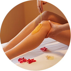 Neben Haar Entfernung bieten wir auch kosmetische Pflege für Ihre Füße mit Gel oder Lack