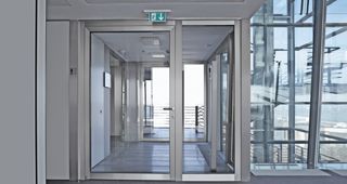 Hörmann bietet eine breite Palette an Brandschutztoren und Brandschutztüren. Bei uns in Hamburg informieren wir Sie gerne.
