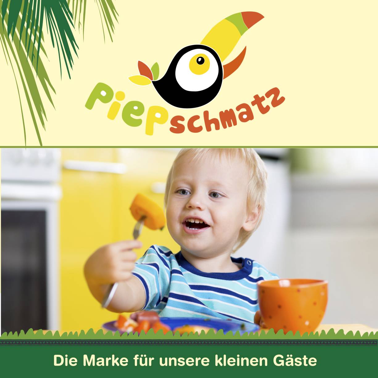 Piepschmatz - dieMarke fuer unsere kleinen Gaeste: noch einmal das Piepschmatz-Logo in groß  und ein fröhliches Kitakind mit Möhre auf der gabel