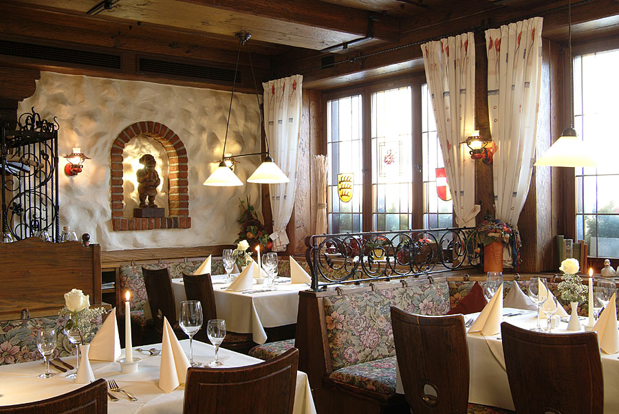 Im Restaurant Weinstube Grimm wird die deutsche Küche mit der mediterranen Küche vereint. Lassen Sie sich kulinarisch überzeugen!