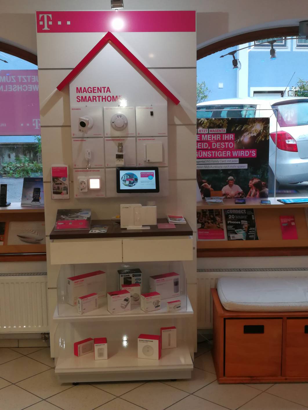 Verkaufspräsenter "Smart Home" der Telekom
