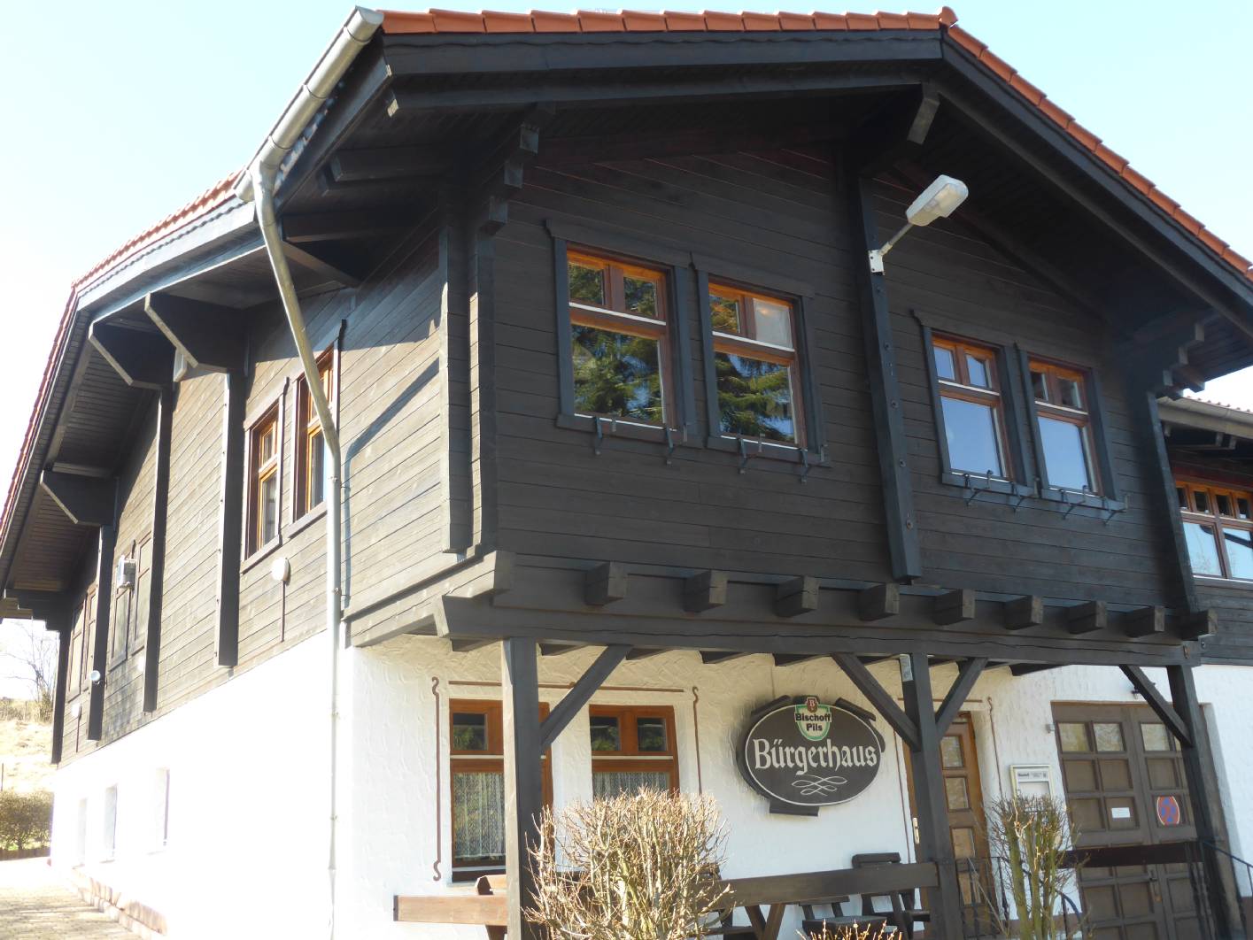 Verleihen Sie mit einer Fassadenrenovierung Ihrem Haus in Rockenhausen neuen Glanz.