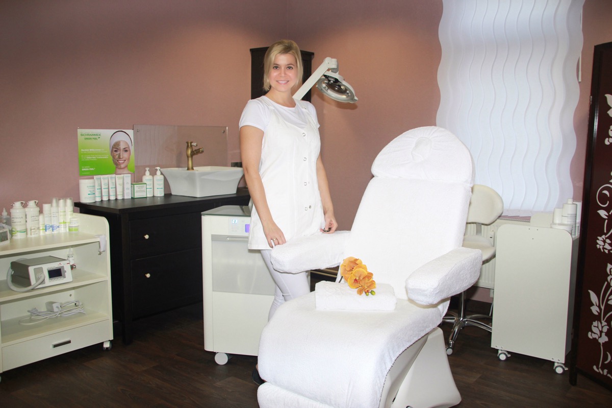 Wir bieten Mikrodermabrasion, Green Peel und andere Kosmetik-Behandlung in Wolfenbüttel an.