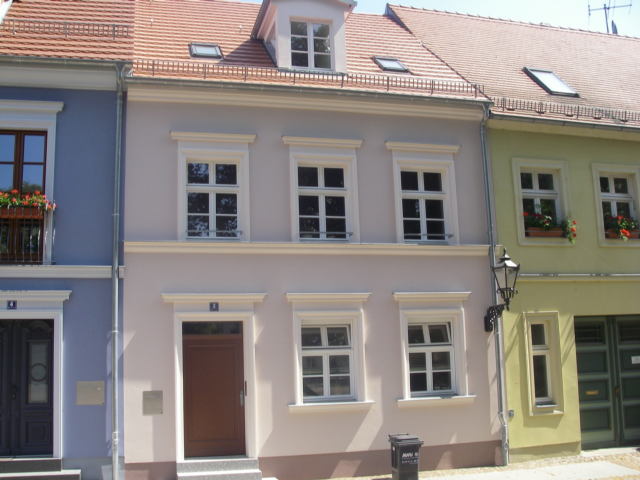 Holzhaustüren nach maß anzufertigen gehört zu den Kernkompetenzen von Fenster und Türen Wittstock GmbH aus Wittstock (Dosse).