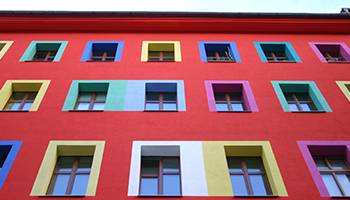 Durch einen neuen Fassadenanstrich lassen wir Ihr Zuhause oder Ihre Immobilie in Straubing wieder strahlen.