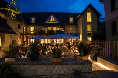 Terrasse abends, Hotel und Restaurant Das Crass, Nieder-Olm