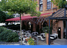 Alle unsere Markisen und Terrassenüberdachungen überzeugen durch höchste Qualität. Wir beraten Sie gerne bei uns in Aachen.