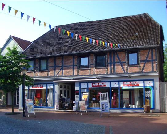 Wir freuen uns, Sie bei uns in Wittingen im Landkreis Gifhorn zu Gardinen und Sonnenschutz beraten zu dürfen.