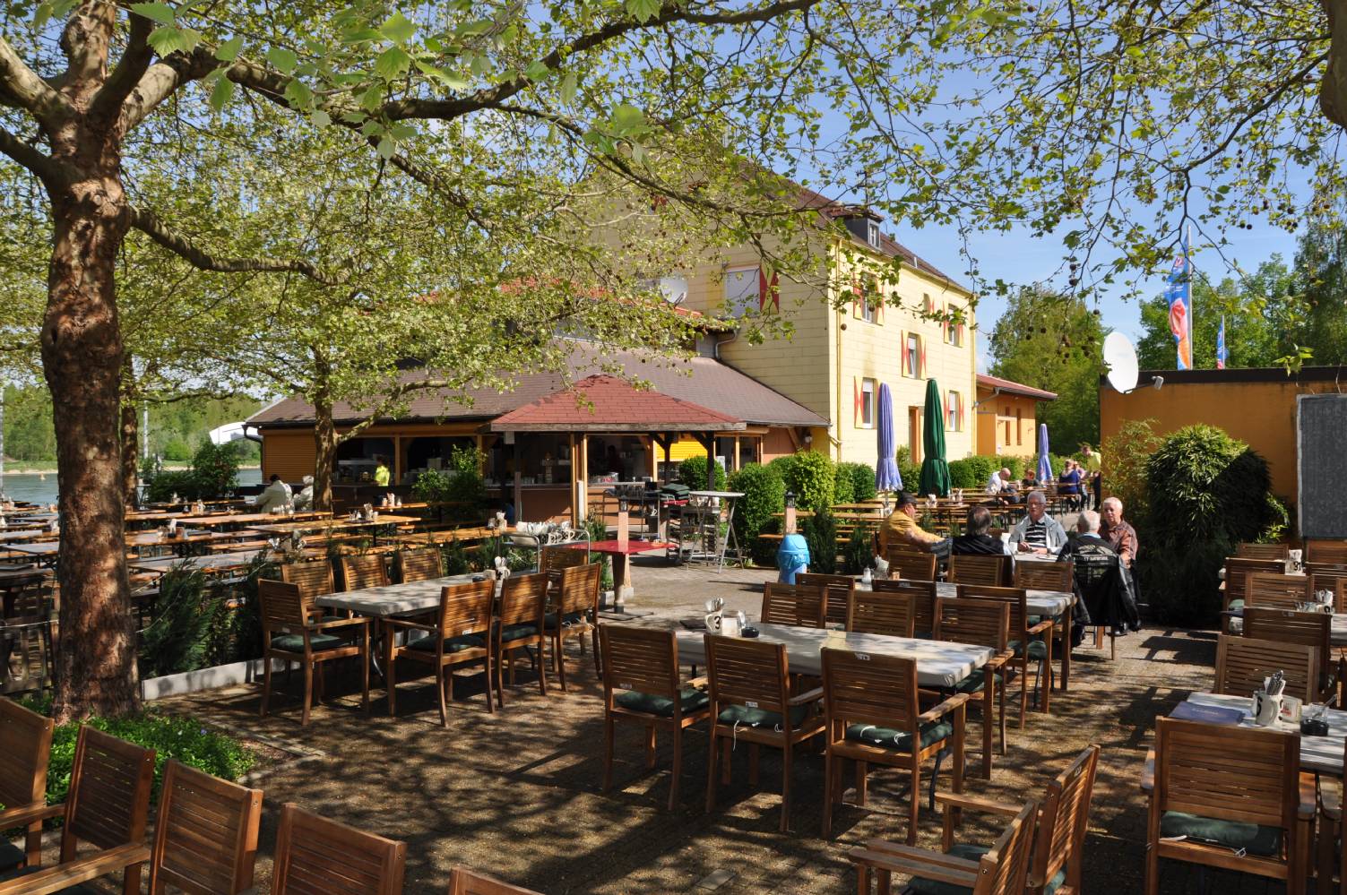 Ihr Restaurant Zollhaus in Au am Rhein Biergarten